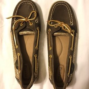 Sperry Shoes - Never wear, only worn a few times. Sperry Shoes - Never wear, only worn a few times.